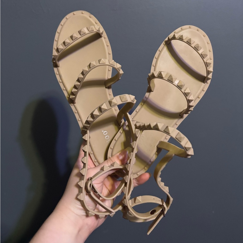Bamboo neutral color studded strappy sandals size 7